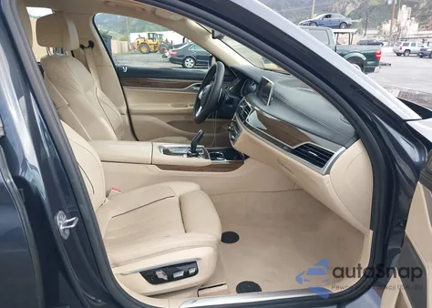 2016 BMW 740I z USA, uszkodzony, nr VIN WBA7E2C5XGG738468